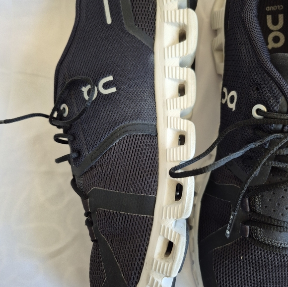 On Cloud Running Shoes M 8.5/W 10 - Picture 2 of 5
